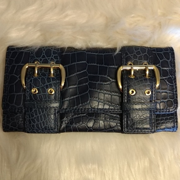 Michael Kors Handbags - Michael Kors Clutch Preown